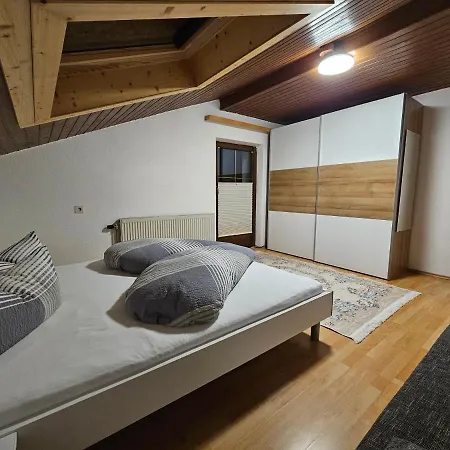 Haus Lila Stubaital フルプメス